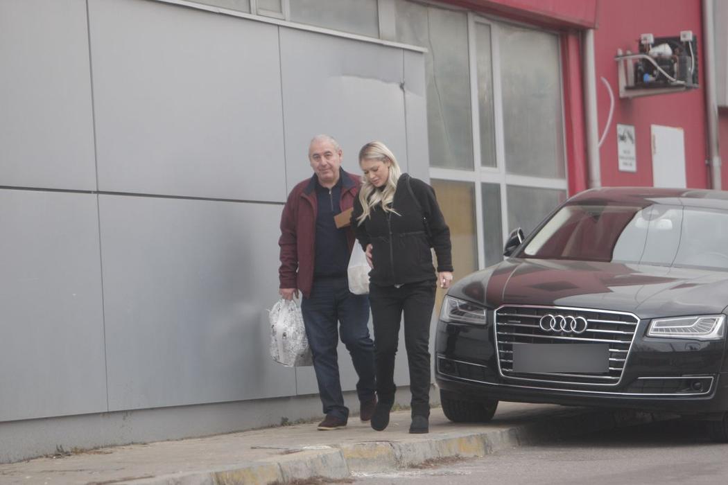Blondina a luat în jur de 15 kg în greutate