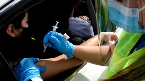 Prefectul Capitalei a făcut anunţul! Centre de vaccinare drive-through se vor deschide și în București