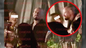 E aievea sau film? Situationship la Mosh, cu BRomania, o blondă și mult mister