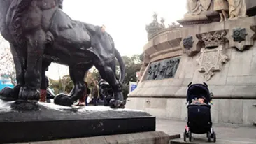 Oana Turcu si-a plimbat fiul prin tari straine: Tudor a fost plecat pentru cateva zile la Barcelona