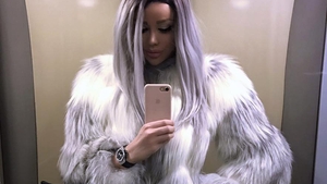 La fix patru luni de când a născut, BIANCA DRĂGUŞANU a îmbrăcat din nou rochia de mireasă, apoi...