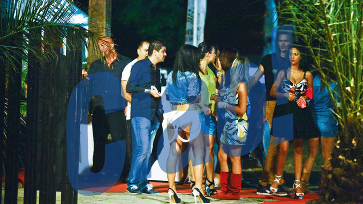 Aparitie soc! Celia s-a distrat intr-un club purtand doar o pereche de chiloti!