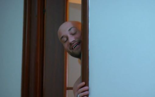 Mihai Bendeac a făcut show! Și-a dat pantalonii jos, a rămas cu chiloții la vedere și a urlat: “Pleacă de aici!” Cum a ajuns juratul de la “iUmor” în această situație