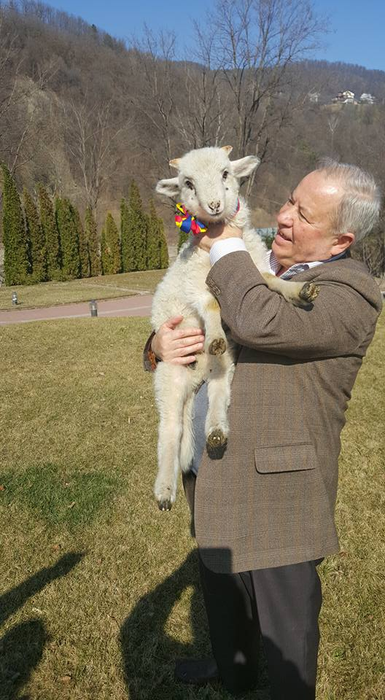 Cutremurător. Ce a spus Vasile Ouatu înainte să fie răpus de coronavirus! Fiica fostului patron al echipei de volei din Piatra Neamț e în spital
