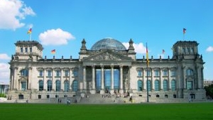Un barbat s-a sinucis sambata, aruncandu-se de pe cladirea Parlamentului german