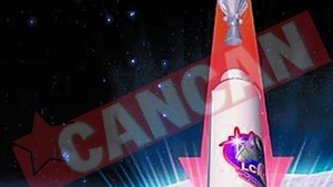 Americanii bombardeaza Luna