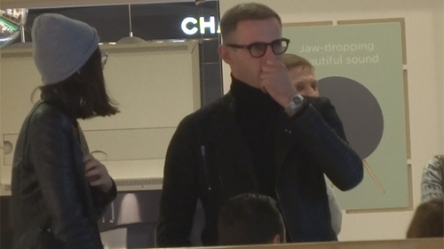 "As vrea sa te invit la mall...ca sa te IGNOR!" Gestul incalificabil facut de Sorin Brotnei fata de iubita lui!
