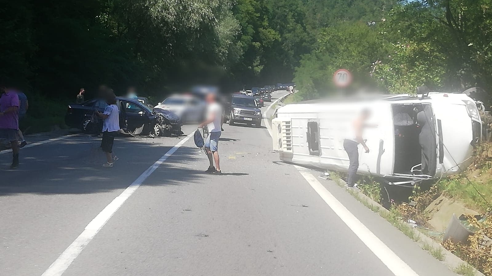 Accident grav pe Valea Oltului! 21 de persoane au primit îngrijiri medicale