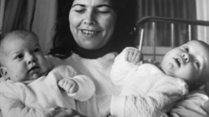Tragedie morbida in familia siamezelor Lina si Ghergina! Ce se intampla in aceste momente cu mama gemenelor anilor 80!