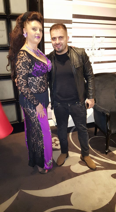 Îţi mai aminteşti de CORNELIA, dansatoarea din buric? Cum arată acum femeia care se unduia pe muzica maneliştilor