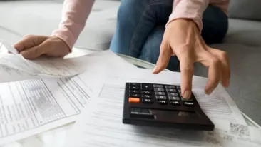 Românii sunt copleșiți de facturile prea mari! Situația critică în care s-au trezit locuitorii din Capitală 