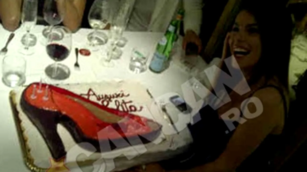 Petrecere discreta pentru Ioana Visan de ziua onomastica! Romanca lui Berlusconi a avut tort in forma de pantof