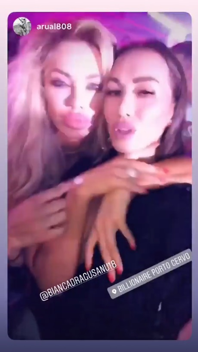 Bianca Drăgușanu și soțul ei au trăit momente neașteptate într-un club de lux din Sardinia. Lecția dată de Alex Bodi cârcotașilor