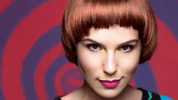 Schimbare de look! Corina, cum nu ai mai vazut-o: roscata si tunsa scurt!