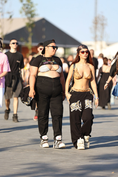 Ce ținute se poartă la Beach, Please! CANCAN.RO a făcut radiografia evenimentului de la Costinești din și dincolo de scenă! Ce ținute se poartă la Beach, Please!