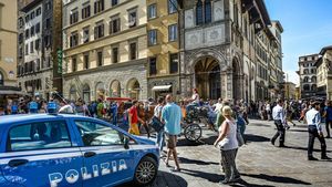 Româncă din Italia, cercetată penal după ce a lovit intenționat 4 polițiști: „Mi-a fost frică”