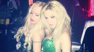 Simona Trasca s-a consolat cu o blonda in club!