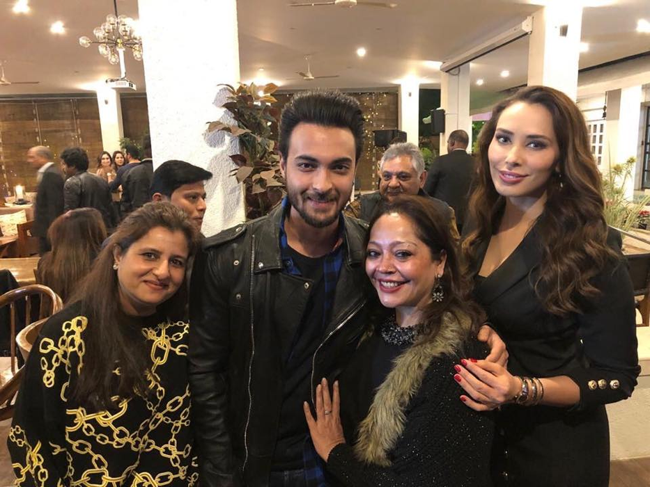 Bomba sfârșitului de 2018: Iulia Vântur s-a despărțit de Salman Khan?!