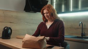 Surpriză neplăcută în cutia cu lapte de migdale de la supermarket: „Nu pot să cred că am băut asta"