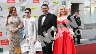 Vedetele, sub lupa celui mai de temut comentator de fashion! Dana Budeanu analizeaza tinutele de la Romanian Music Awards, in emisiunea Mihaelei!