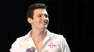 Alin, fiul artistei Matilda Pascal Cojocarita, face nunta atipica. A convins un preot sa-i puna la dispozitie un lacas de cult pentru a spune Da  Se cununa civil in biserica