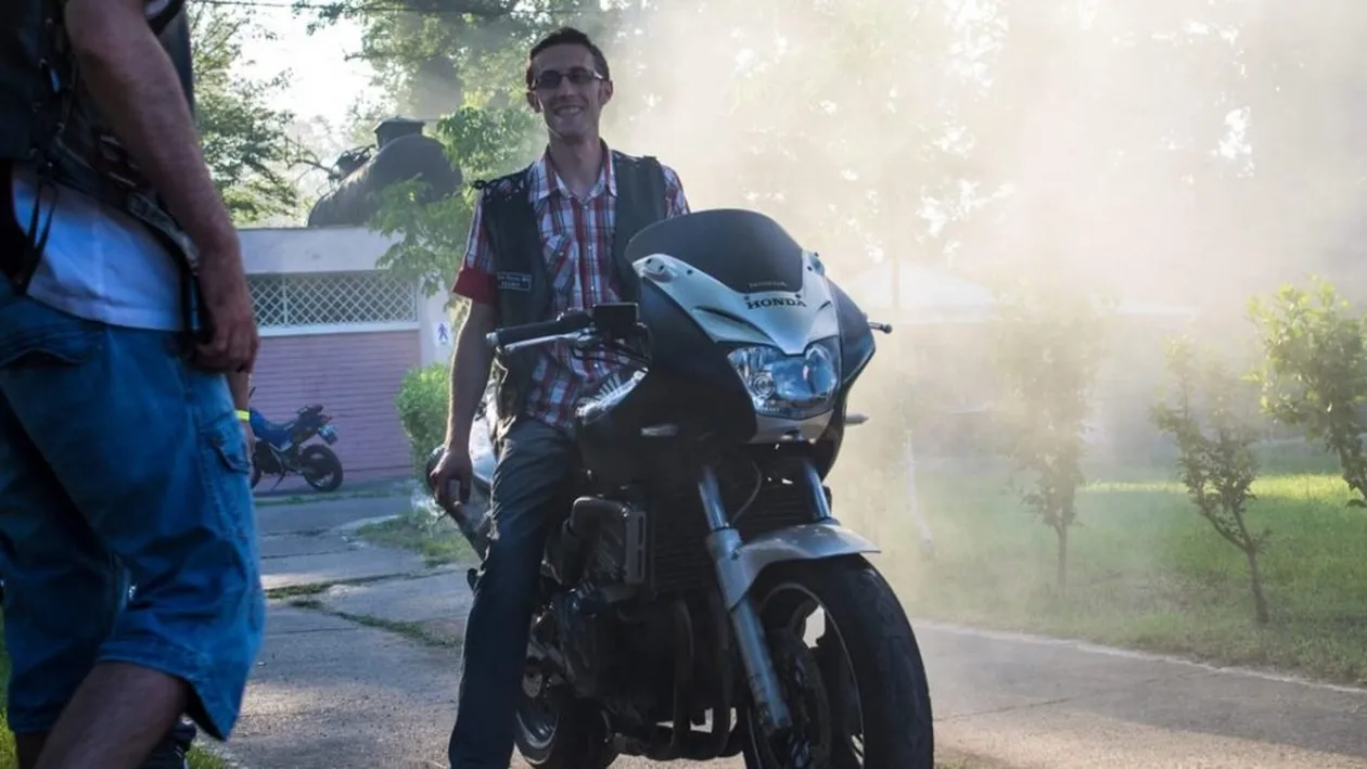 Tragedie fără margini! A murit motociclistul din Bihor care împărțea ajutoare pentru nevoiași