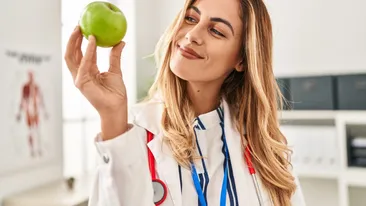 Un medic a mâncat mere timp de 7 zile! Ce s-a întâmplat imediat după experiment