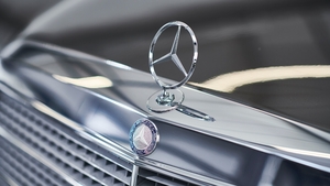 Un bărbat a împușcat mai multe persoane la o fabrică Mercedes din Germania. Doi oameni au murit în urma atacului