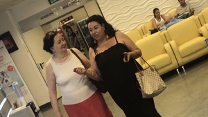 Imagini în premieră cu mama Oanei de la spital! Mioara Roman a primit azi diagnosticul din partea medicilor