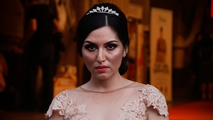 El este bărbatul care i-a cucerit inima DOINIŢEI OANCEA! Bruneta le-a arătat tuturor fotografia emoţionantă: "Te iubesc!"
