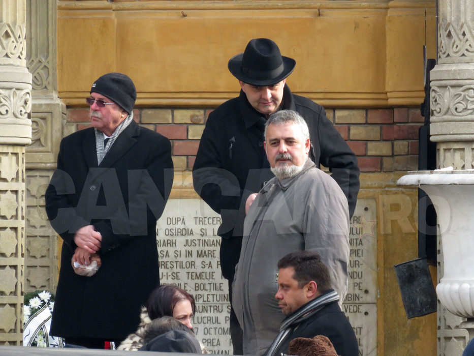 Familia extinsa l-a condus pe ultimul drum!  Miliardarul DAN ADAMESCU, inmormantat fara lacrimi!