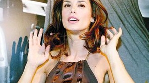 Iubita lui Clooney a tras pe nas