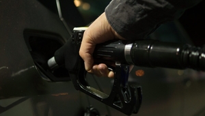 Trucul pe care îl știu puțini șoferi. Cum poți reduce la maxim consumul de carburant