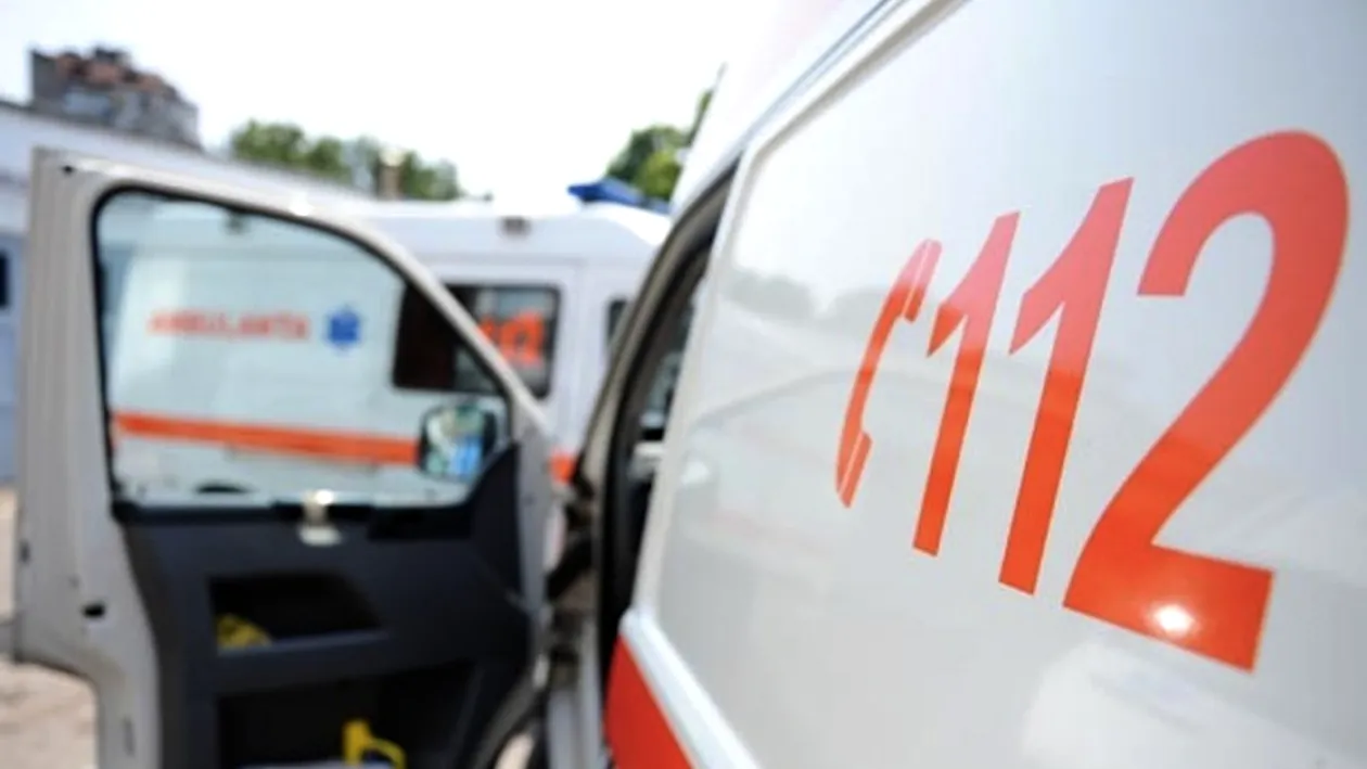 Grav accident de circulație în județul Argeș. Un bărbat a murit, iar alți trei tineri au fost răniți