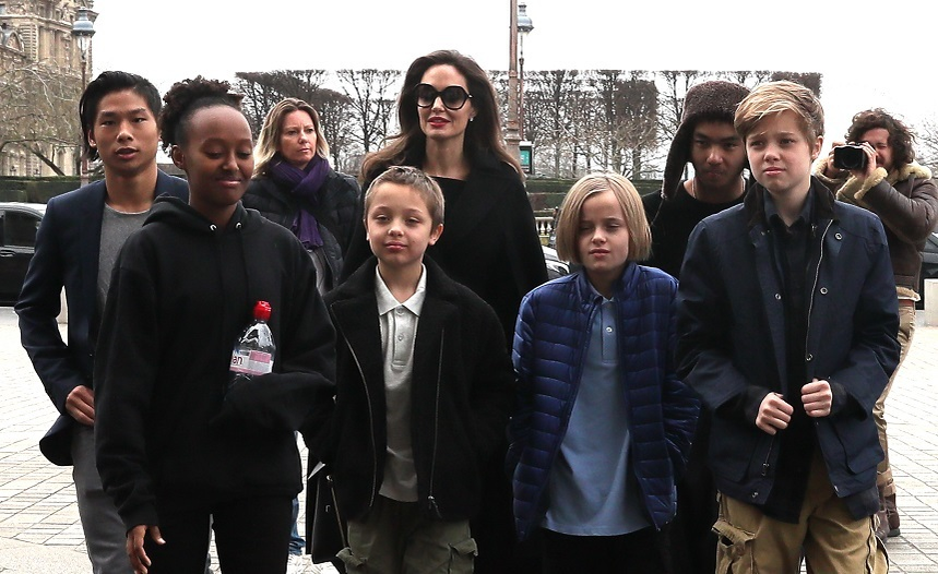 Angelina Jolie radiază de fericire! Cum a fost fotografiată în Franţa