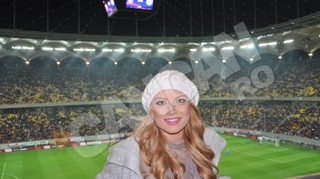 Elena Gheorghe a sustinut Steaua din tribune. Pazea, o gravida in galerie!