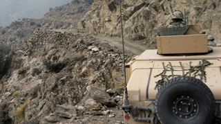 Un militar roman a fost grav ranit in Afganistan!
