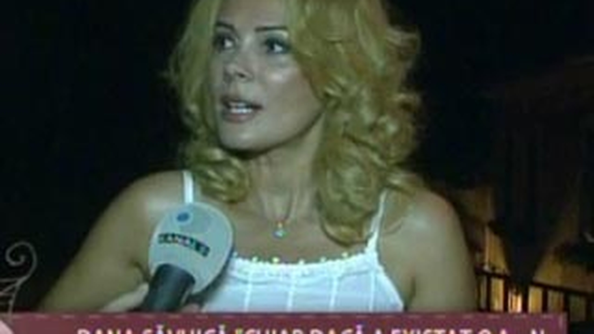 VIDEO Dana Savuica: "De 23 de ani, iubesc acelasi barbat. Probabil ca au existat si tentatii, dar fiecare dintre noi a stiut sa le ascunda bine!"