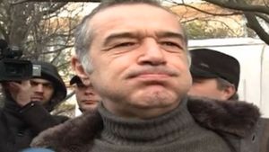 Gigi Becali: "Cand ma uit la Brad Pitt il vad pe Ahile, cand ma uit la Sergiu Nicolaescu vad toata istoria Romaniei la un loc"