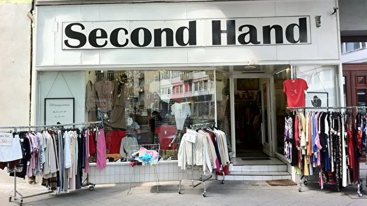 Angajata unui second hand a trăit un mare șoc! Ce a descoperit într-o haină: ”Când am văzut, m-am speriat!”