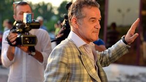 Gigi Becali, vizitat la inchisoarea Rahova de calugarii de la Muntele Athos. Patriarhia le-a permis sa participe la slujba