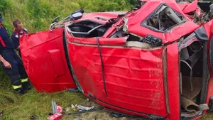 Accident GRAV în Harghita! O mașină a fost spulberată de tren: o persoană se zbate între viață și moarte