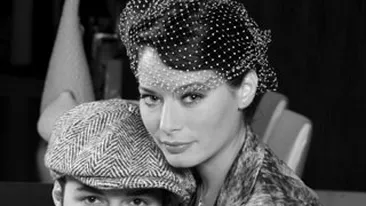 Smiley pe scena, Laura in culise