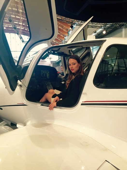 Ana Maria Binder este pasionată de avioane şi...raliu