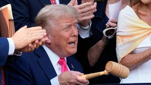 Donald Trump îl face praf pe Elon Musk după ultimul anunț: „A luat-o razna”