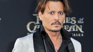 JOHNNY DEPP nici nu avea habar că managerii săi îi folosesc numele pentru a obţine împrumuturi de 40 de milioane de dolari!
