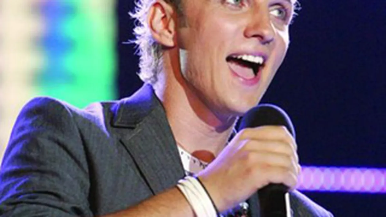 Mihai Traistariu are idei revolutionare! Isi face vila de 500 metri patrati si o decoreaza in stil extraterestru!