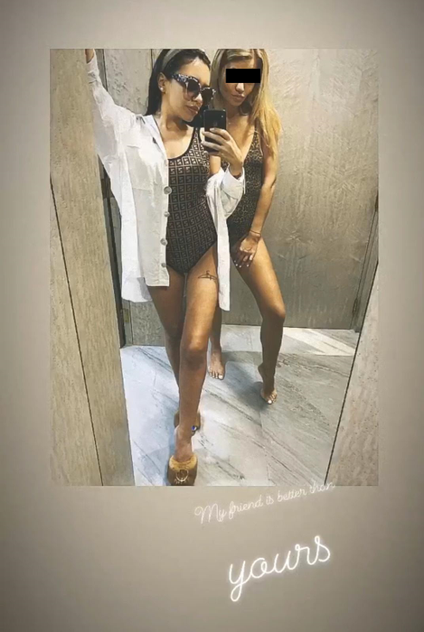 Simona Iacob a plecat cu câteva prietene în Dubai