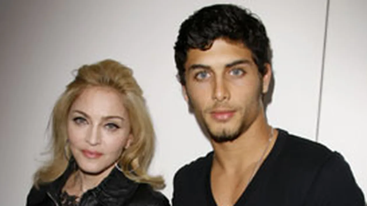 Madonna vrea sa aiba un copil cu Jesus la 51 de ani