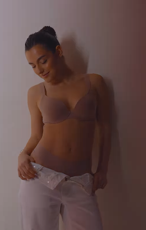 Cum arată Alexia Eram fără pic de machiaj? Noi abia am recunoscut-o, tu ce părere ai?